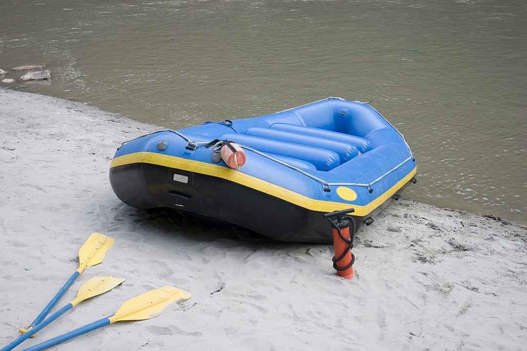 Rafting in the gushing waters of Zanskar river