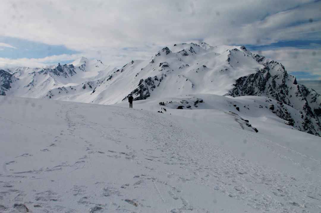 Sar Pass Trek