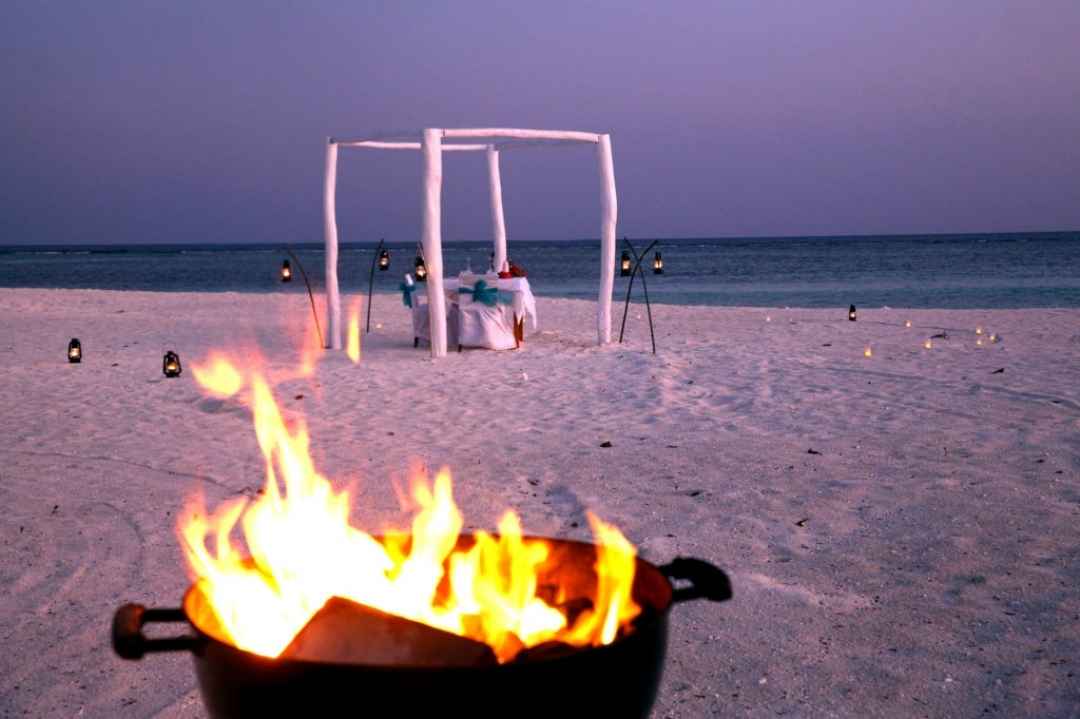 Romantic beach side dinner in goa